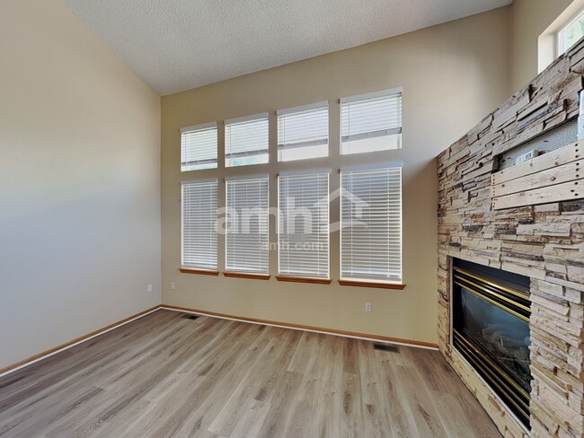 Foto del edificio - 11077 Needles Ct