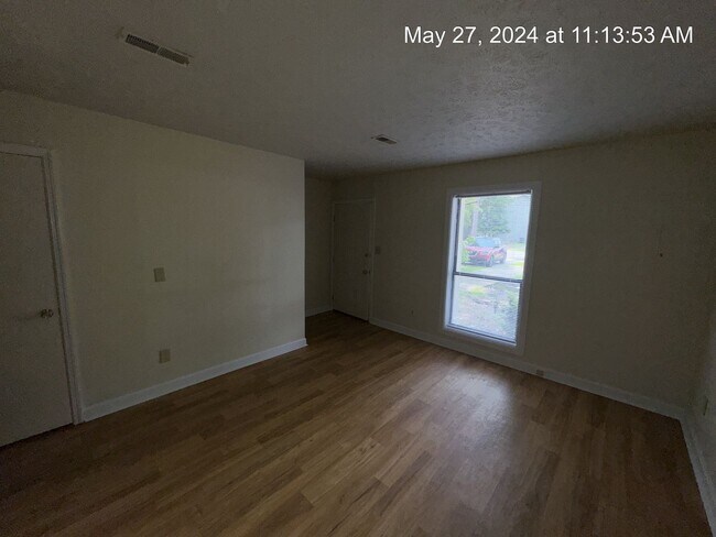 Building Photo - 5876 Aftonshire Dr