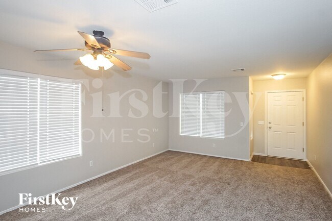 Foto del edificio - 985 Blue Lantern Dr