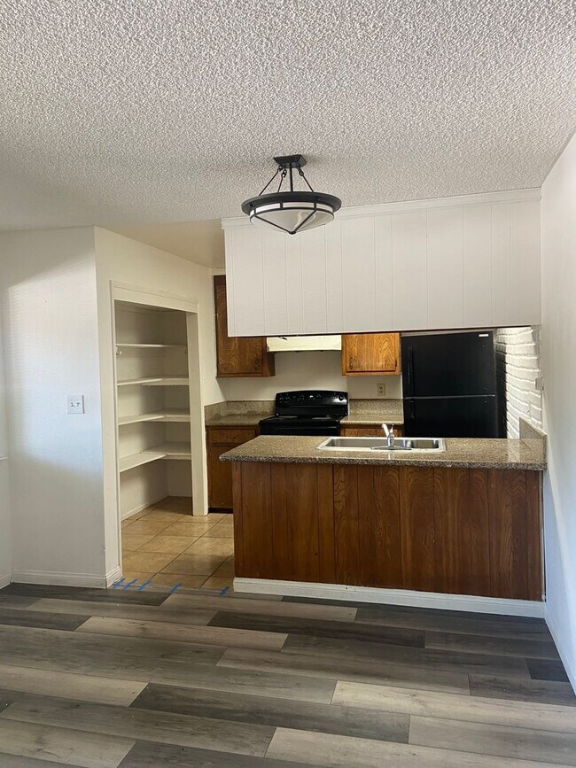 Foto del edificio - 2 Bdrm, 1 Bath Condo in Sacramento