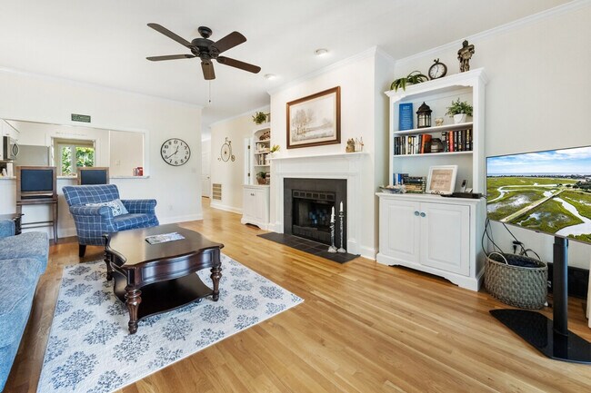 Foto del edificio - 235 Golden Bear Dr