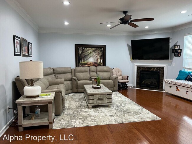 Building Photo - 4 br, 2.5 bath House - 3 Parkwalk Dr