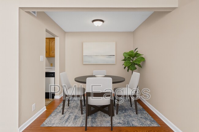 Foto del edificio - 263 White Oak Rd