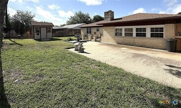 Building Photo - 1613 Velma Ave