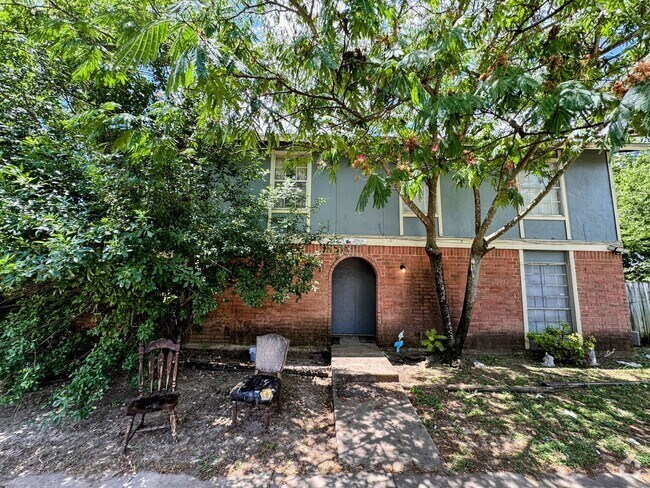 Building Photo - 4501 Westcliff Rd