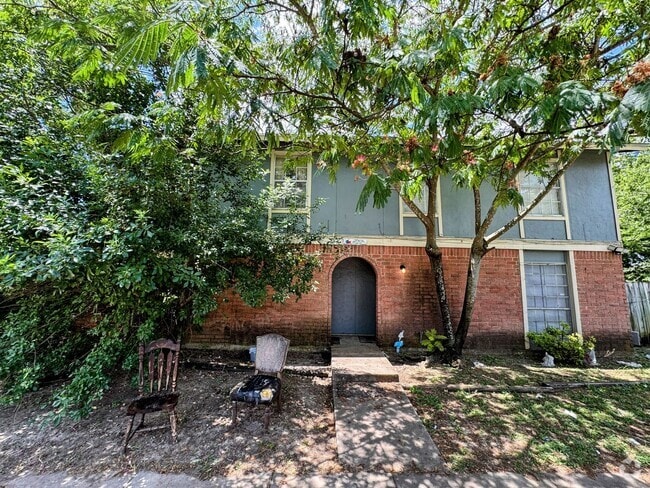 Building Photo - 4501 Westcliff Rd