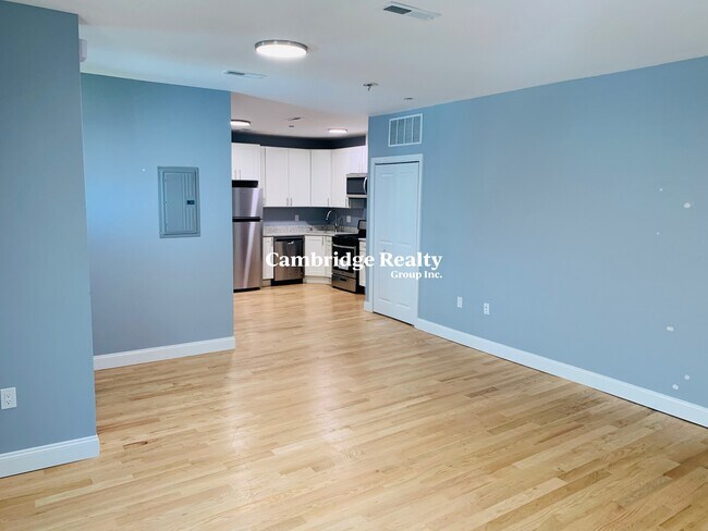 Building Photo - 95 Munroe St