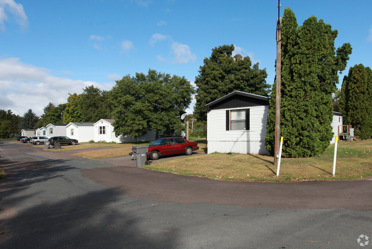 Primary Photo - Robo Village