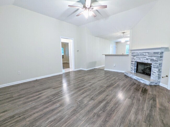 Foto del edificio - 6498 Glastonburg Ln