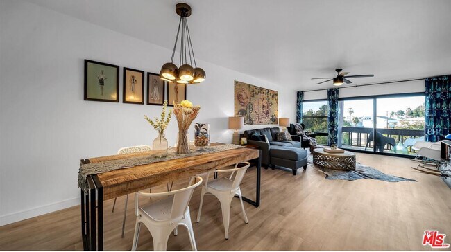 Foto del edificio - 7742 Redlands St