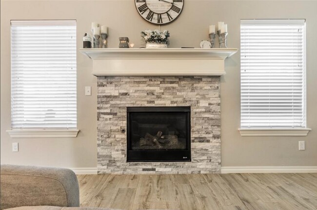 Building Photo - 3700 Palisade Ln