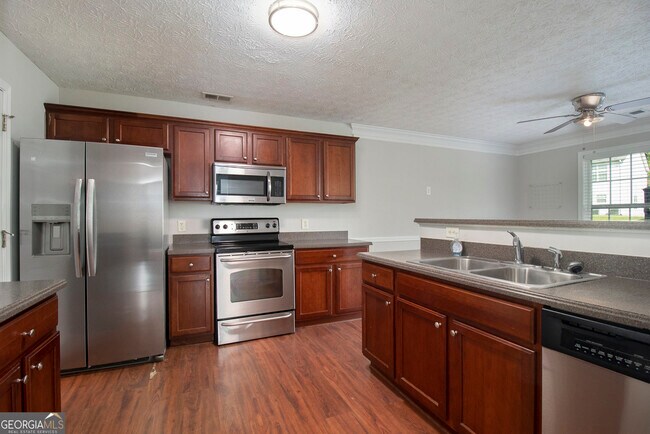 Foto del edificio - 3403 Foster Ridge Tr SW