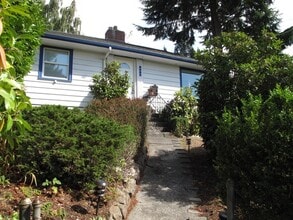 Building Photo - 3232 12th Ave W
