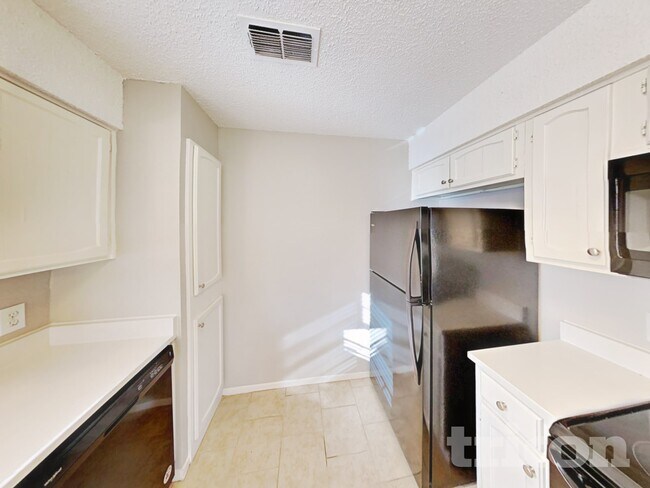 Foto del edificio - 3029 Meadowmoor St