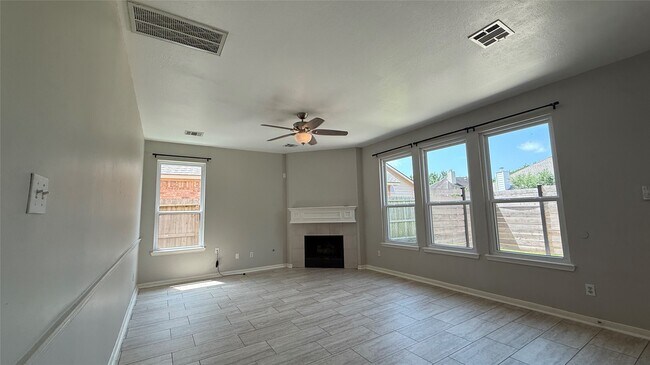 Foto del edificio - 7206 Bethany Bay Dr