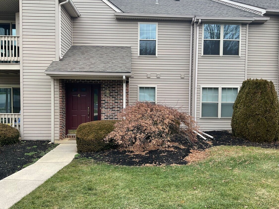 Primary Photo - 2 br, 2 bath House - 4 WILTSHIRE EAST