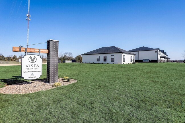 Building Photo - 403 Parkview Dr