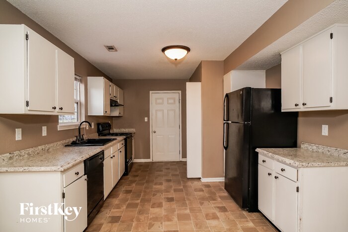 Foto principal - 6031 Long River Ln