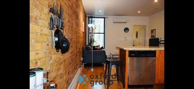 Building Photo - 2 bedroom in Brooklyn NY 11220
