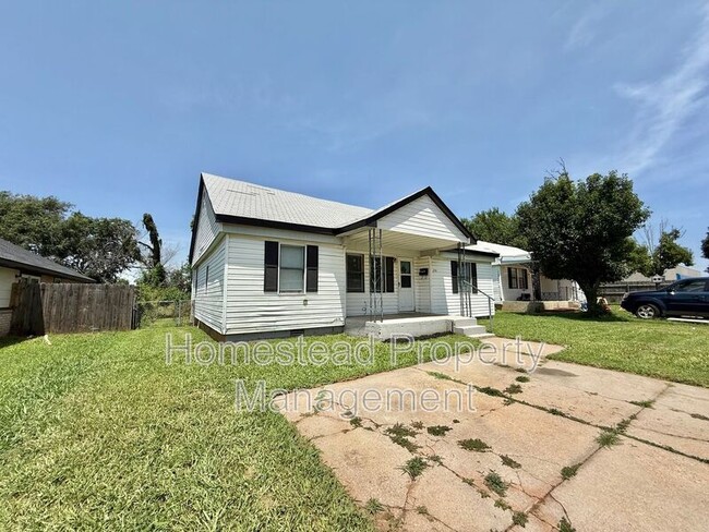 Photo - 2141 SW 45th St House