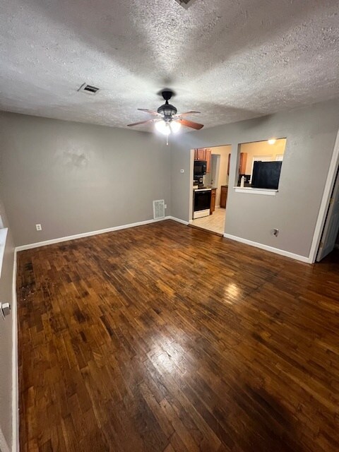 Foto del edificio - 1110 S Glenn Ave