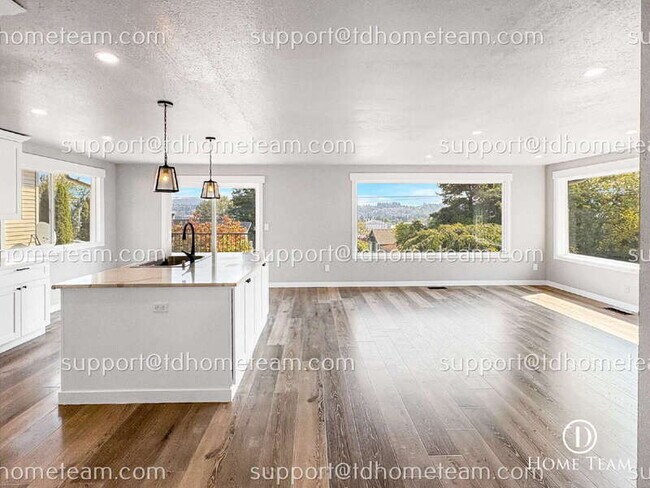 Foto del edificio - 405 Maple Ave NW