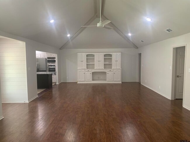 Foto del edificio - 614 Woodland Hills Dr