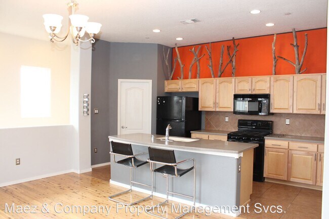 Building Photo - 2 br, 2 bath House - 4528 - C Santa Elena