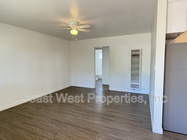 Building Photo - 1616 1/2 Reed Avenue