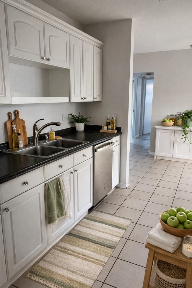 Building Photo - 514 42nd Ave N