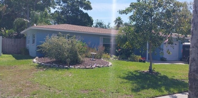 Building Photo - 11485 Imperial Groves Dr E
