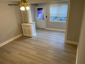 Building Photo - 321 Delphine St