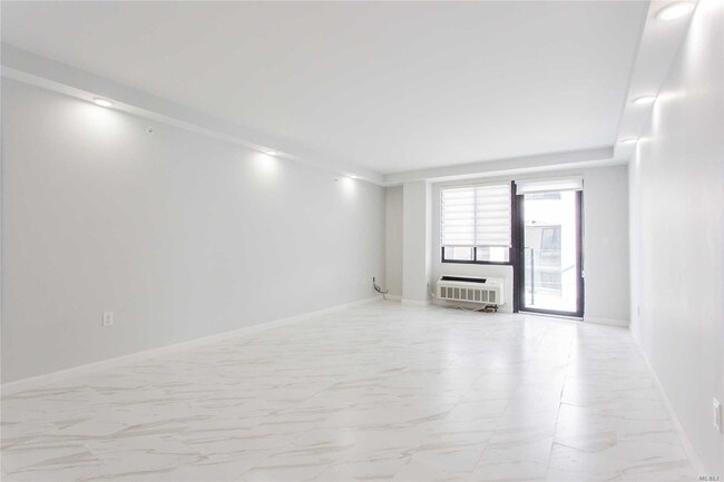 Foto del edificio - 5 Grace Ave