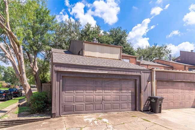 Building Photo - 8315 Augustine Dr