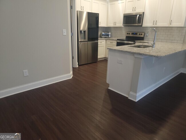 Foto del edificio - 337 Ridgewood Dr