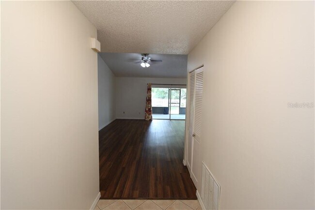 Building Photo - 1010 McCully Ct