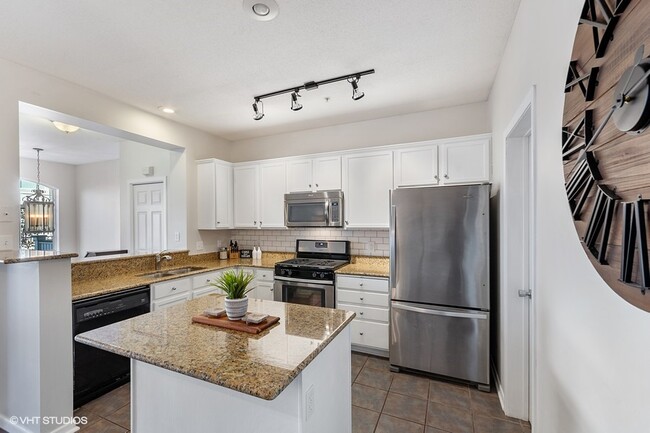 Kitchen - 939 Fairfield Way