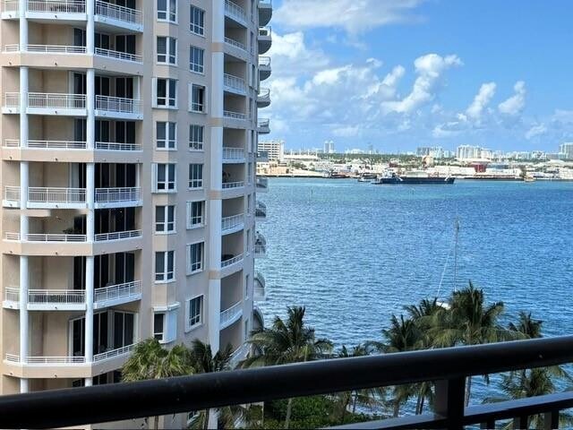 Building Photo - 540 Brickell Key Dr