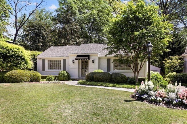 Foto del edificio - 1825 Colland Dr NW
