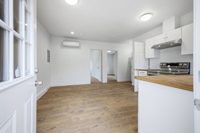 Foto del edificio - 2 Bedroom | 1 Bathroom | Private Back House