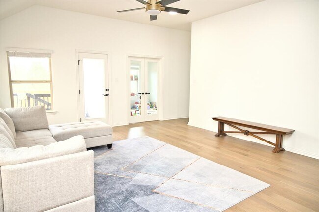 Foto del edificio - 1209 Cole Ests Dr