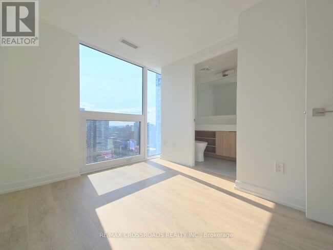 Building Photo - 82-4082 Dalhousie St