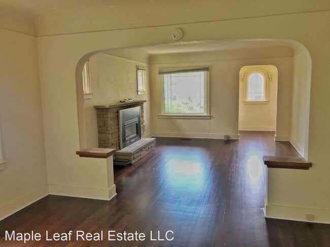 Building Photo - 2 br, 1 bath House - 815 NE 97th St