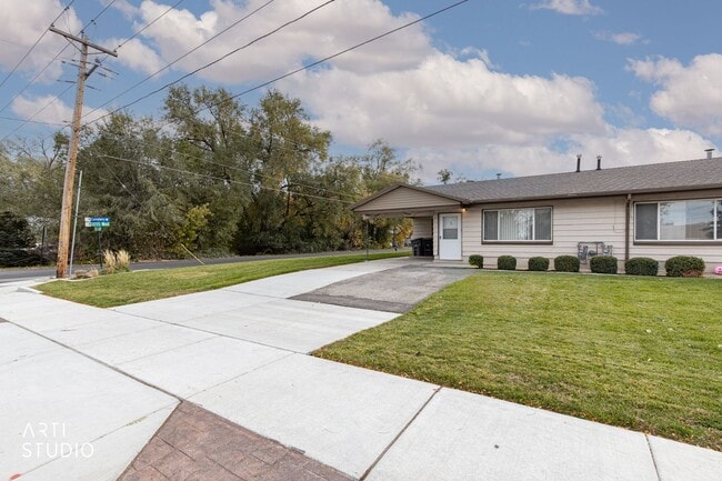 Building Photo - 2 Bedroom, 1 Bathroom South Jordan Duplex