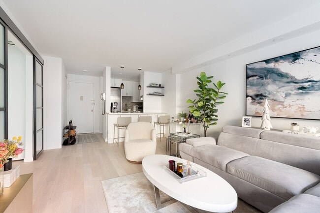 Building Photo - Welcome to unit #4K