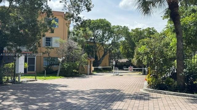 Foto principal - 4394 NW 9th Ave