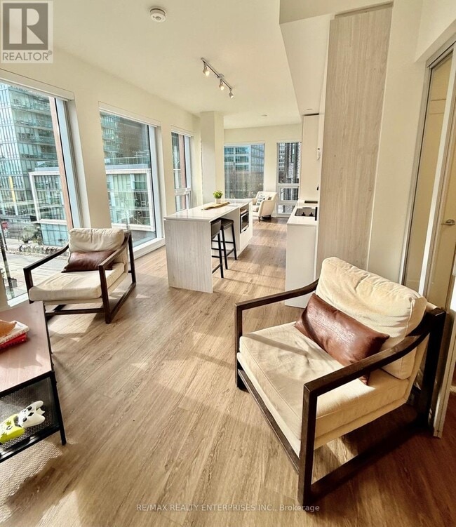 Building Photo - 89 Church St