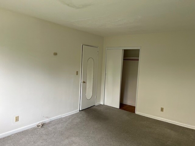 Foto del edificio - 369 Mayflower Ave