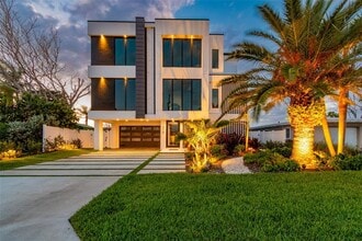 318 La Hacienda Dr