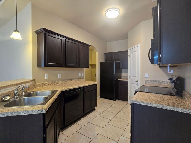 Building Photo - 4610 Cambridge Dr